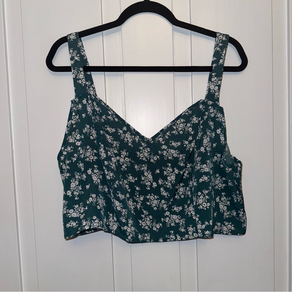 ✨shein green & white floral top & skirt set✨